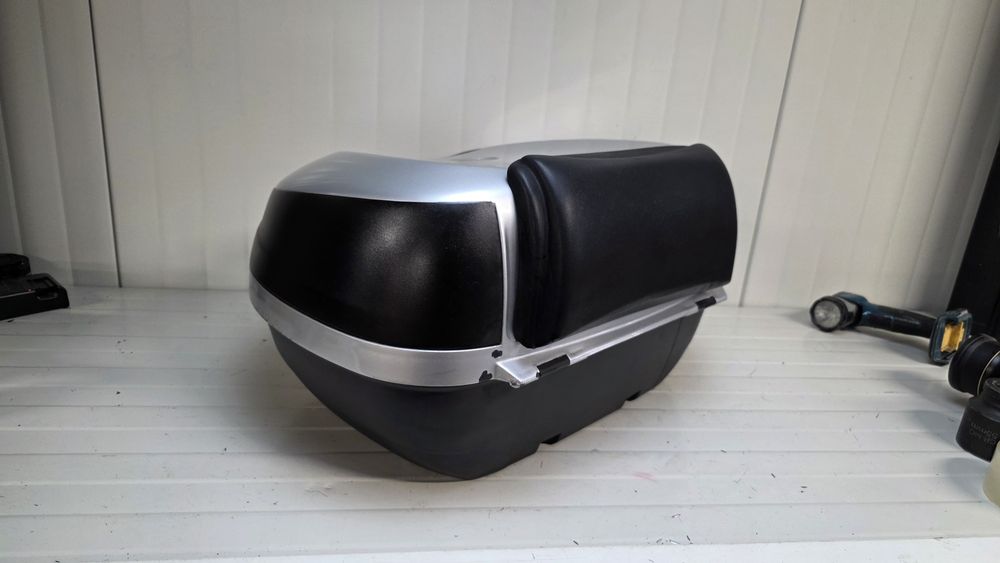 placa suport + topcase Ducati , folosit portbagaj cutie