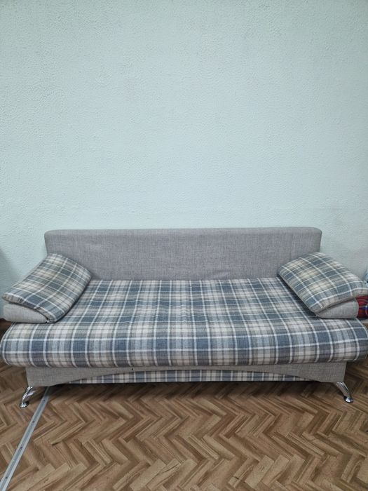 Продам диван в хорошем состоянии