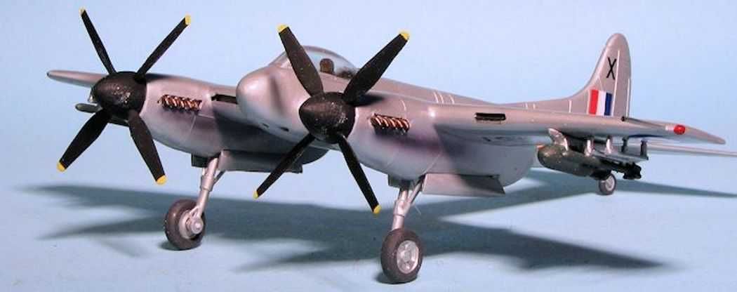 модель самолёта истребитель Хонет 1/72 NOVO Англия СССР!