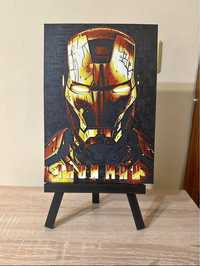 Релефен портрет на Iron Man + поставка