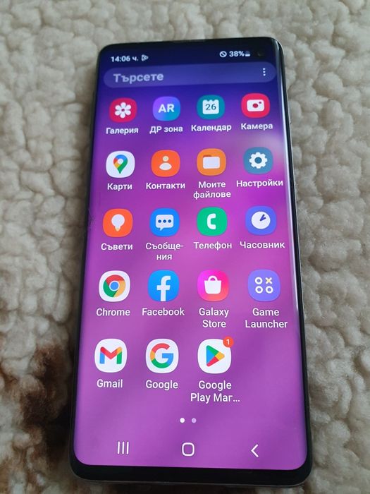 Продавам два телефона samsung s10  оригинални работят батерията е добр