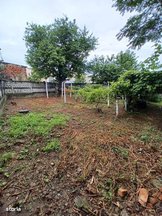 Casa din caramida in oras cu 450mp teren