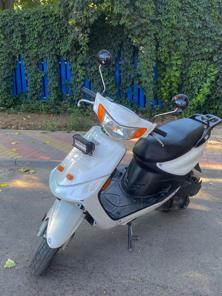 Мопед Honda Dio.