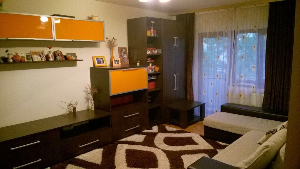 Proprietar, Apartament 3 camere,  zona Bucovina, etaj 3.