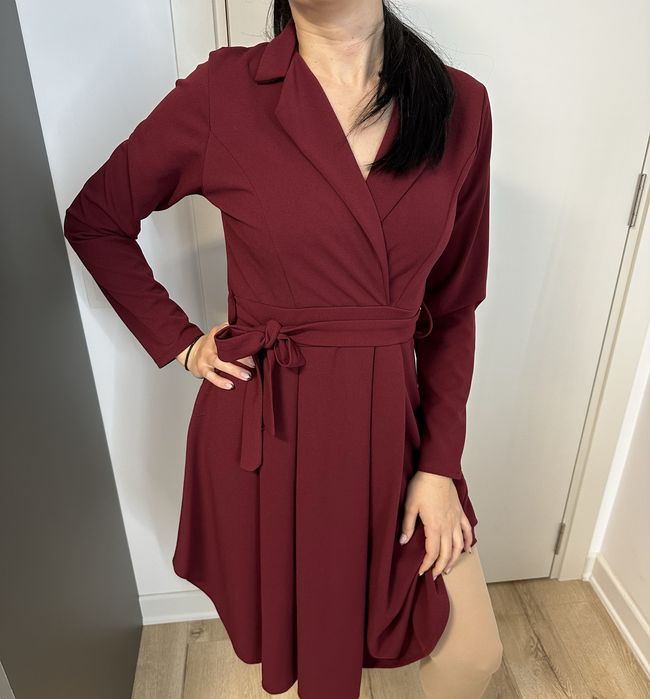 Дамска рокля в цвят бордо