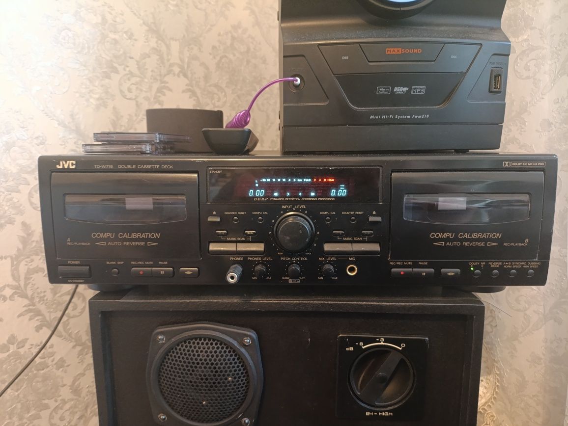 Кассетная дека JVC TD W718