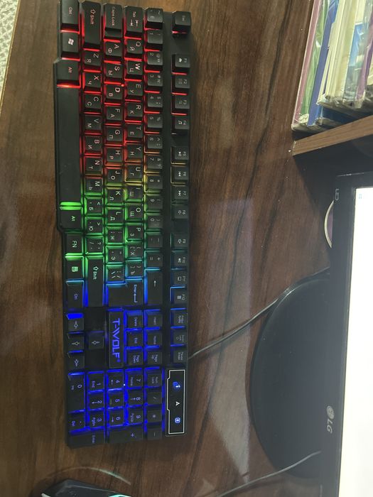 клавиатура и мышка с подсветкой