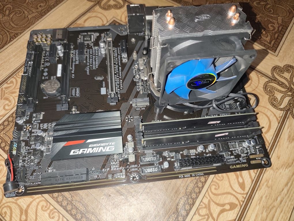 Комплект Gigabyte GA-Z270 Gaming K3 + i5 7500 + 2x4 gb DDR4