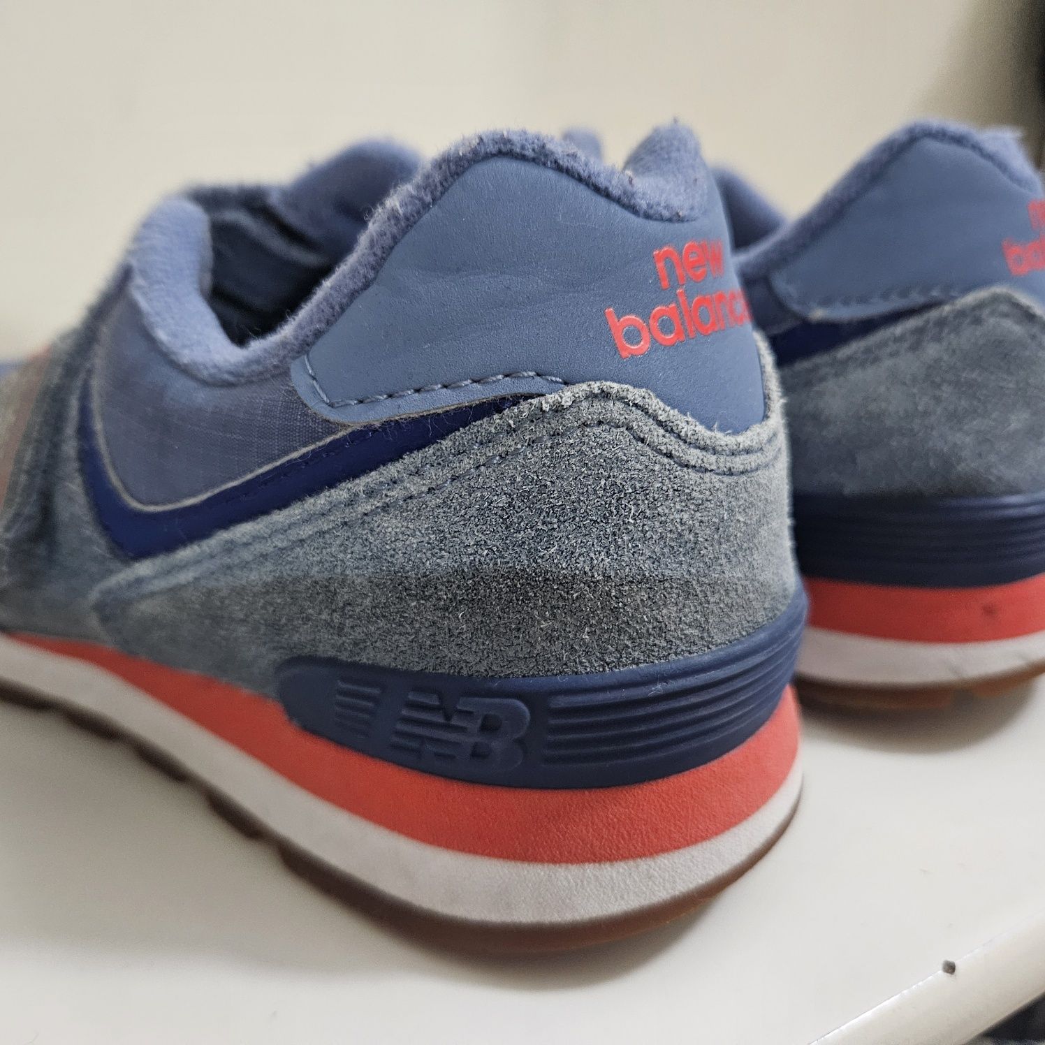 Adidasi New balance ediție limitata.nr 33 copii