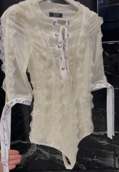 Alessa боди с дантела