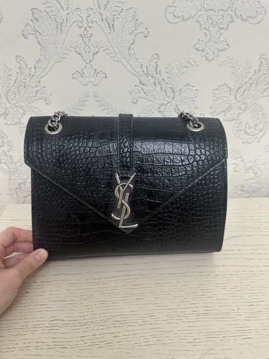 Сумка ysl в идеальном состоянии.