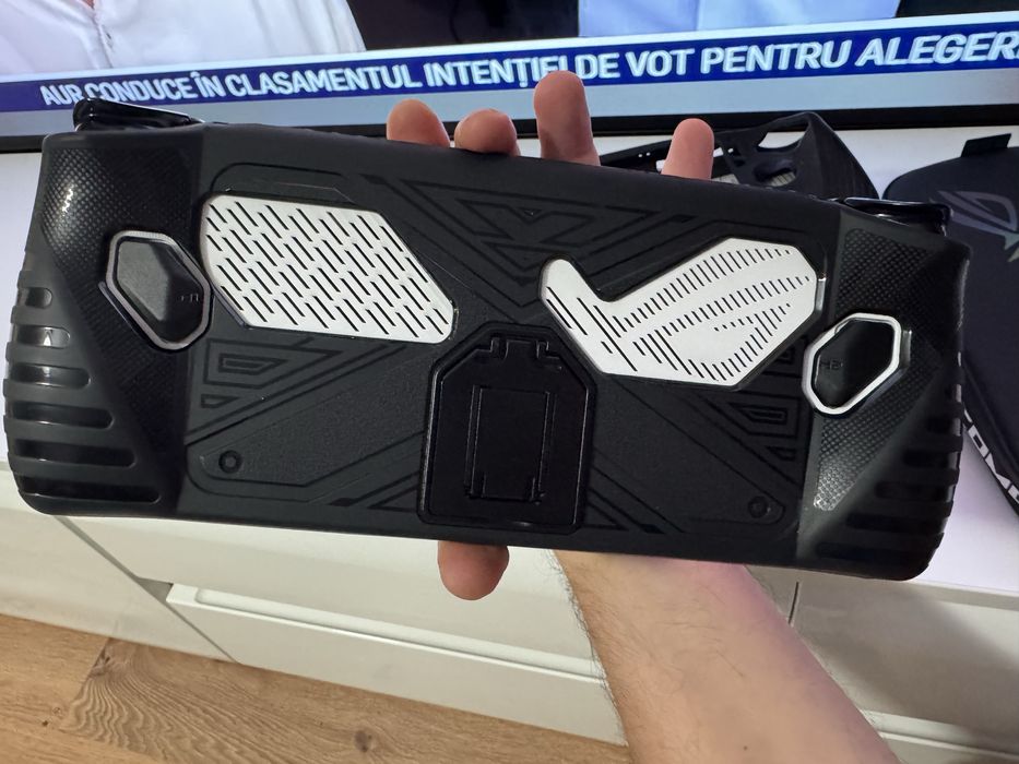 Asus rog ally Z1 Extreme