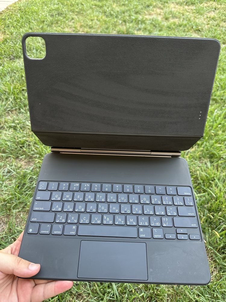 Apple magic keyboard 12.9 inch