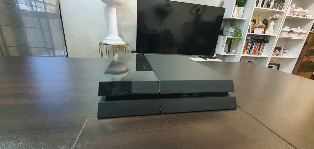 Конзола Playstation 4