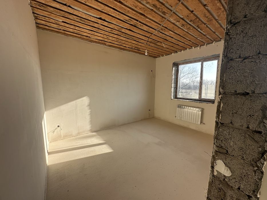 Продаётся дом 12×14 м! Стены: керамзитоблок + облицовочный кирпич.