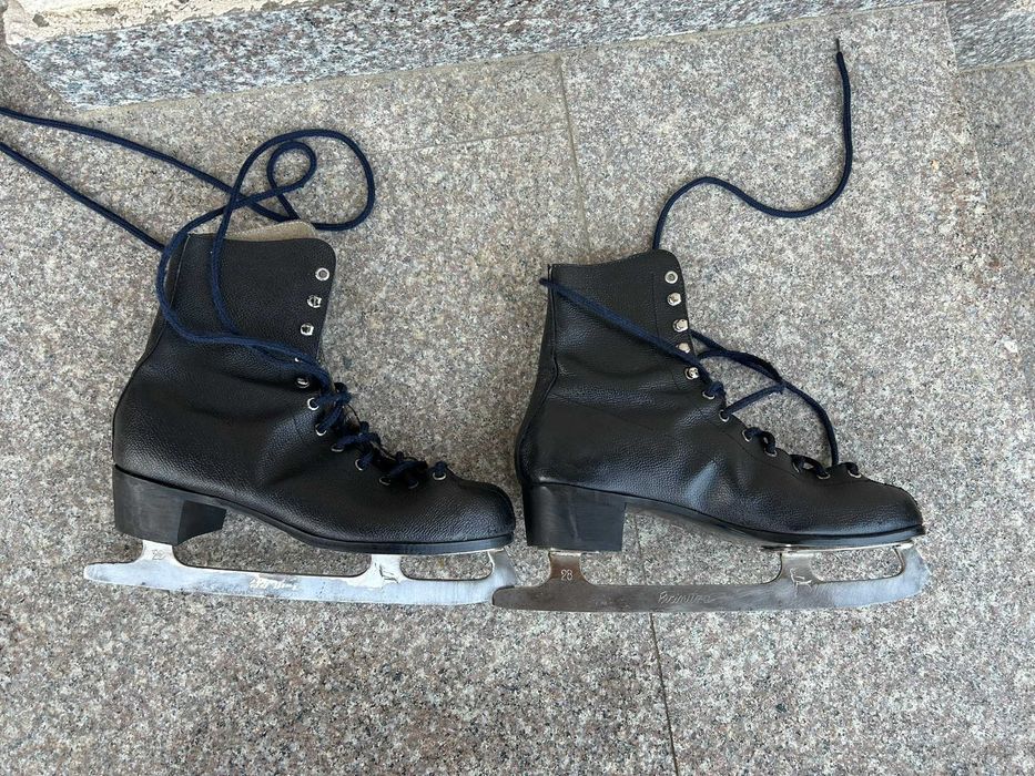 Patine gheata negru piele 42