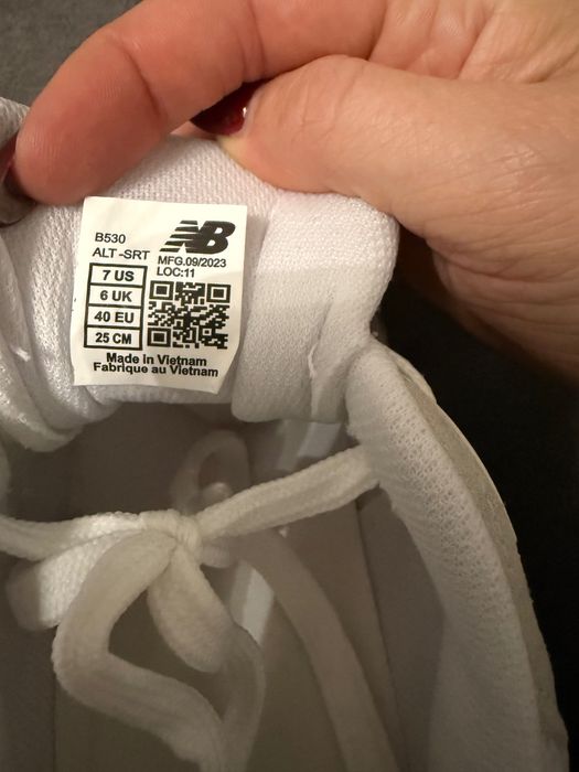 Маратонки new balance