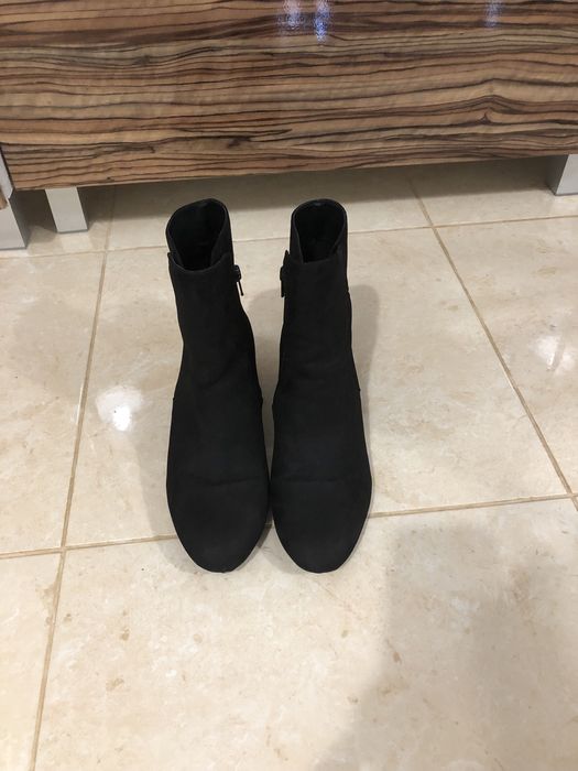 Vand botine 40 marca reserved