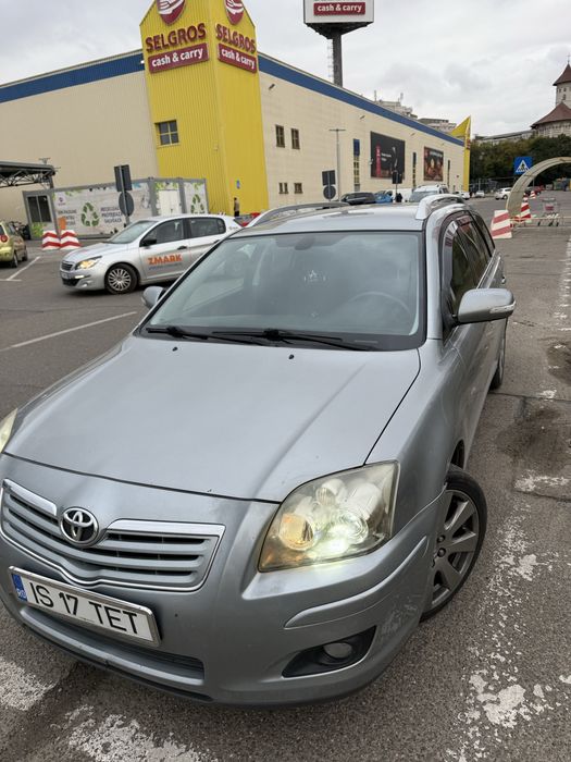 Toyota Avensis stare buna km originali am istoria pe cal vertical