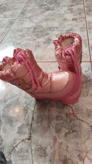 Обувки за момиченце от 20 до 23 номер