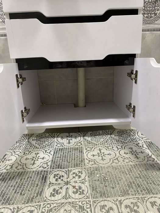 Раковина с шкафом