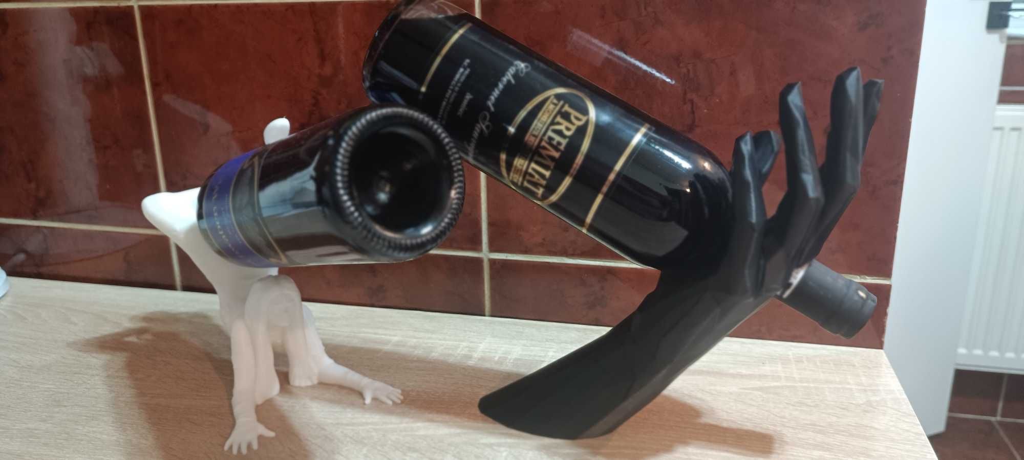 Suporti sticle vin printate 3D diferite culori