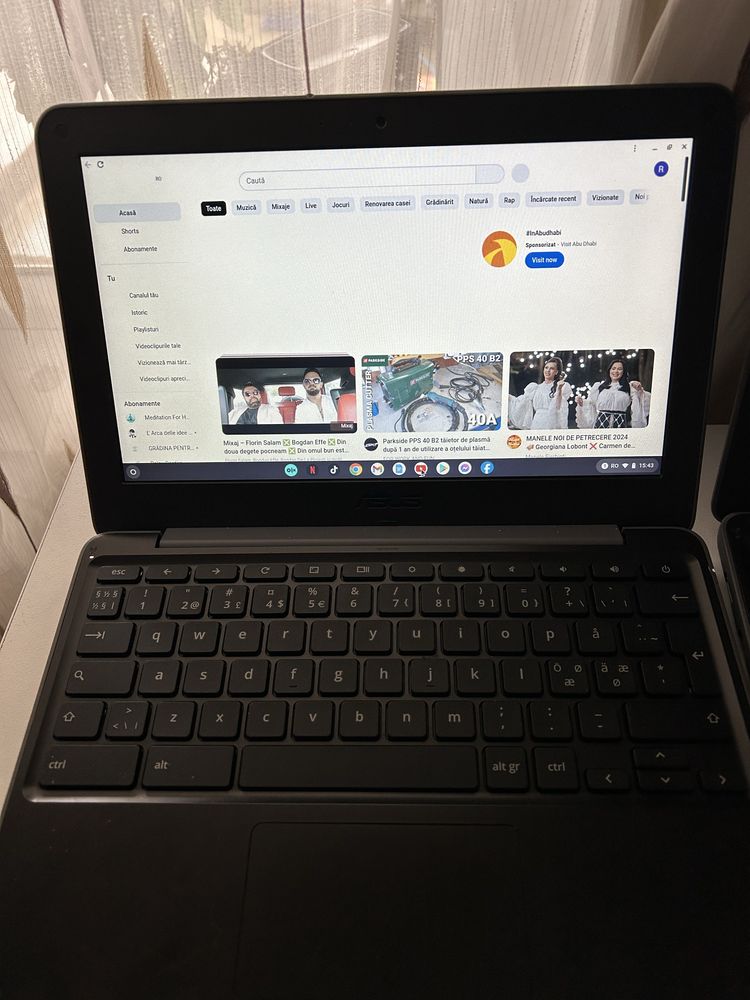 Laptop chromebook