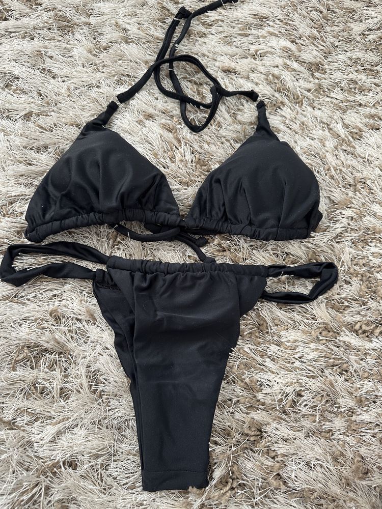 Costume de baie, Noi cu eticheta
