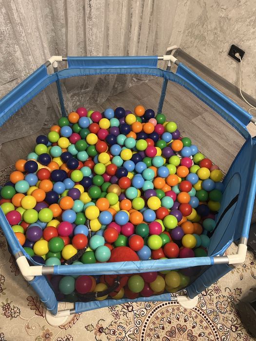 Продам бассейн с шариками