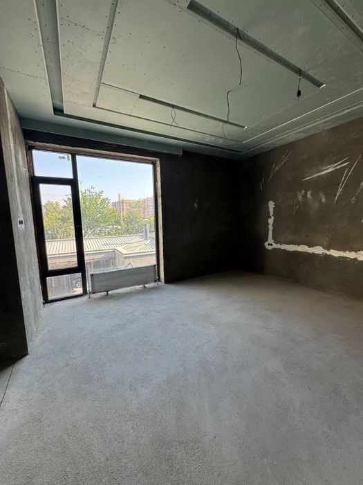 ПРОДАЕТСЯ ДОМ на Исломобод махалля 2.5 соток коробка