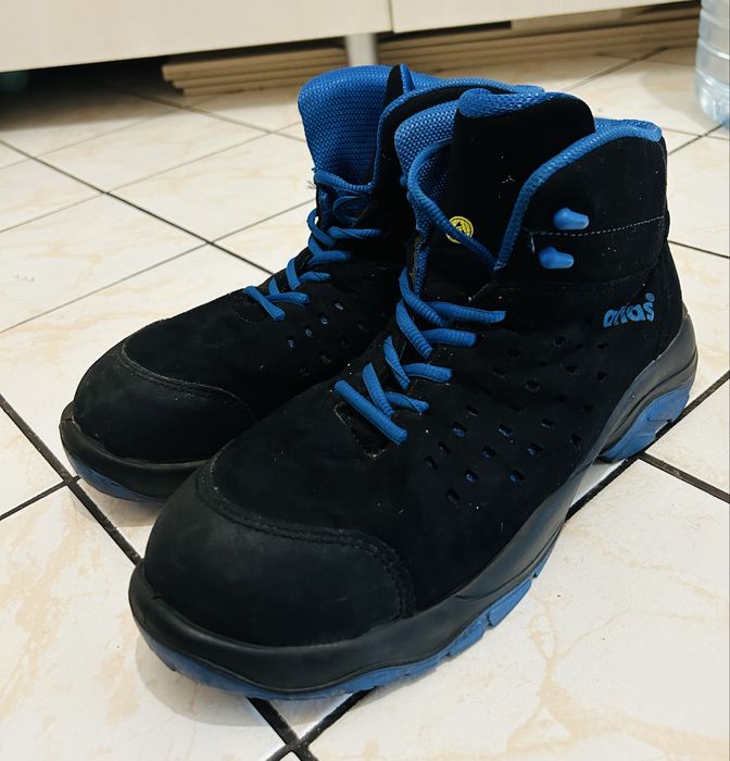 Vand bocanci cu fier atlas