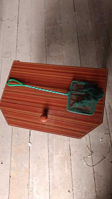 Продам аквариум без рыбок б/у в отличном состоянии