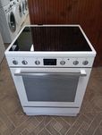 Свободно стояща печка с керамичен плот Electrolux 2 години гаранция!