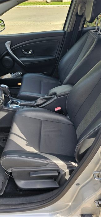 Vand Renault Megane 3 hatchback automat 2015