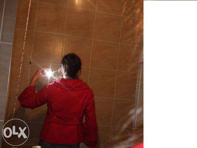 Haina din lana rosie