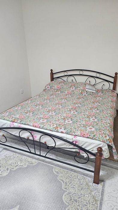 Кровать двуспальная