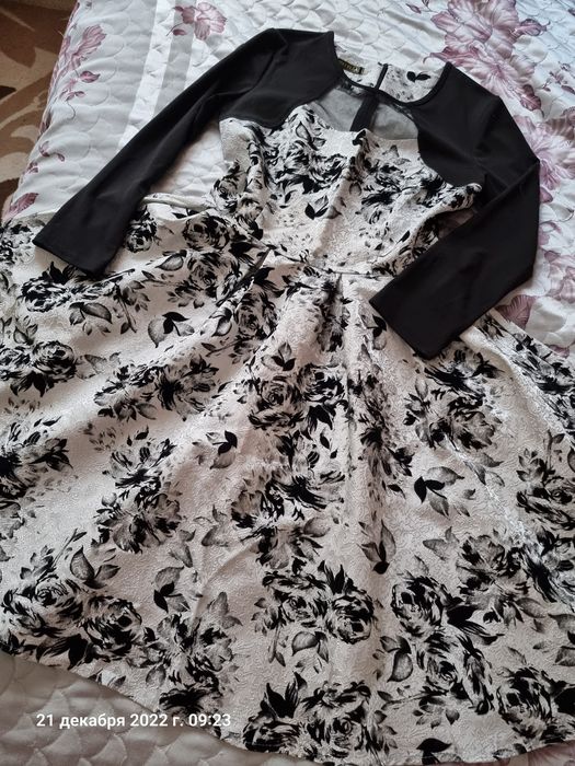 Продам женское платье