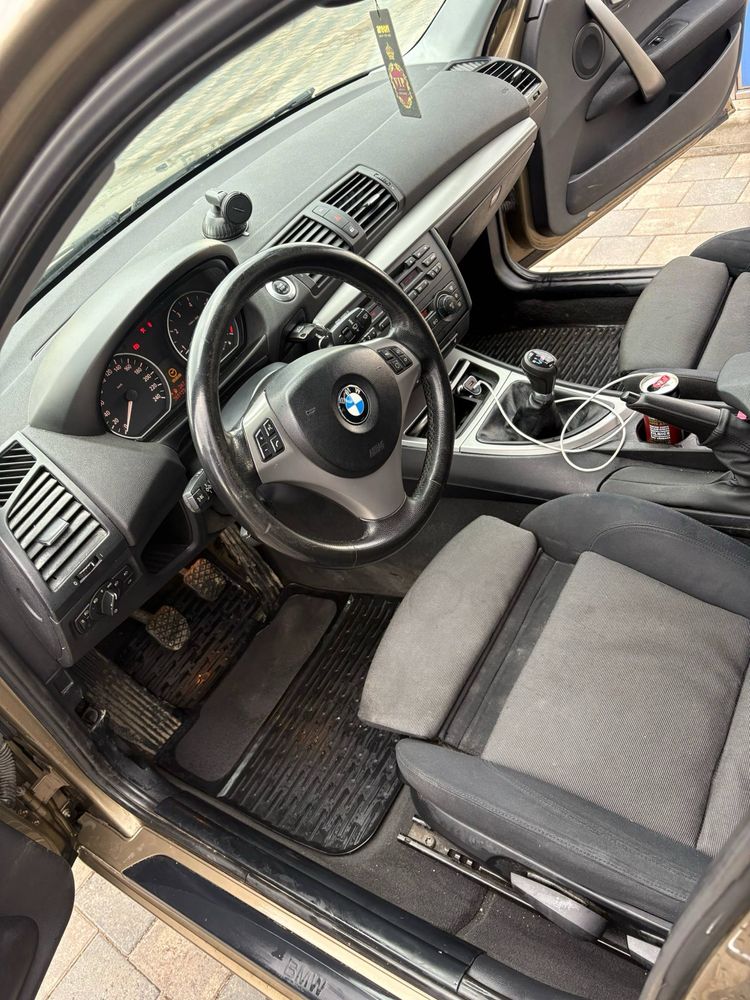 Vand bmw seria 1 2.0i