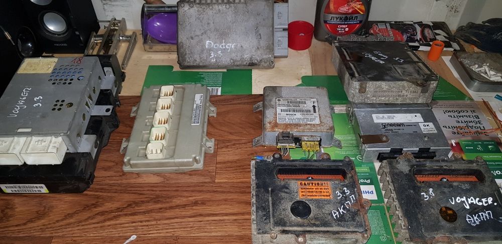 блок управления двигателем Chrysler Voyager, dodge caravan 3.3