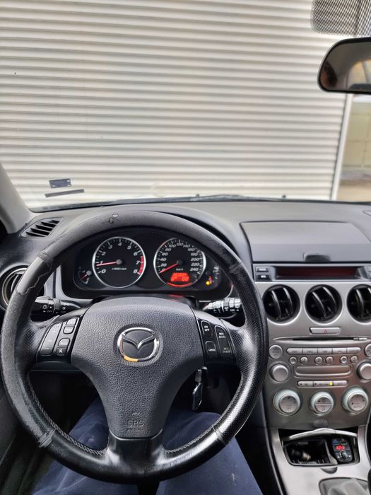 Mazda 6  1.8 Бензин