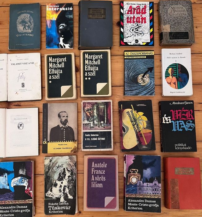 Vând cărții vechii