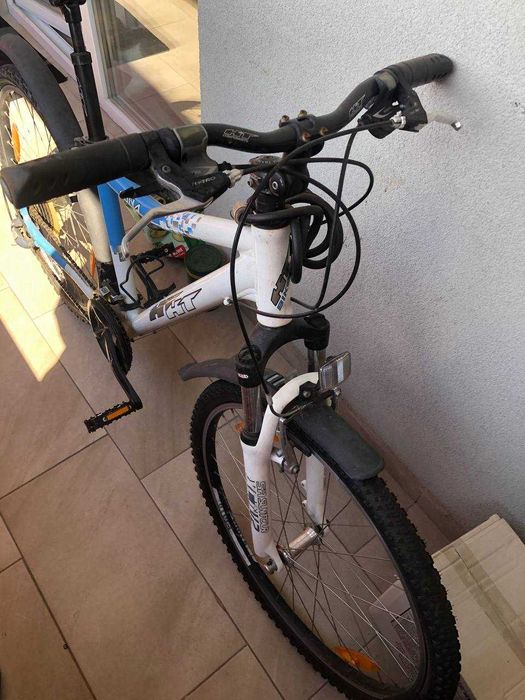 Vând bicicletă HT Luna cu roți de 28 cm