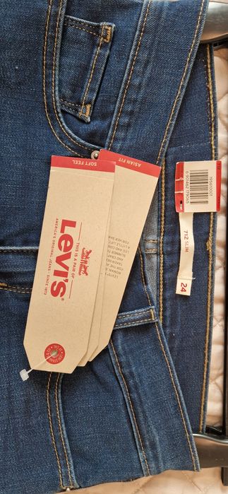 Levi's новые джинсы