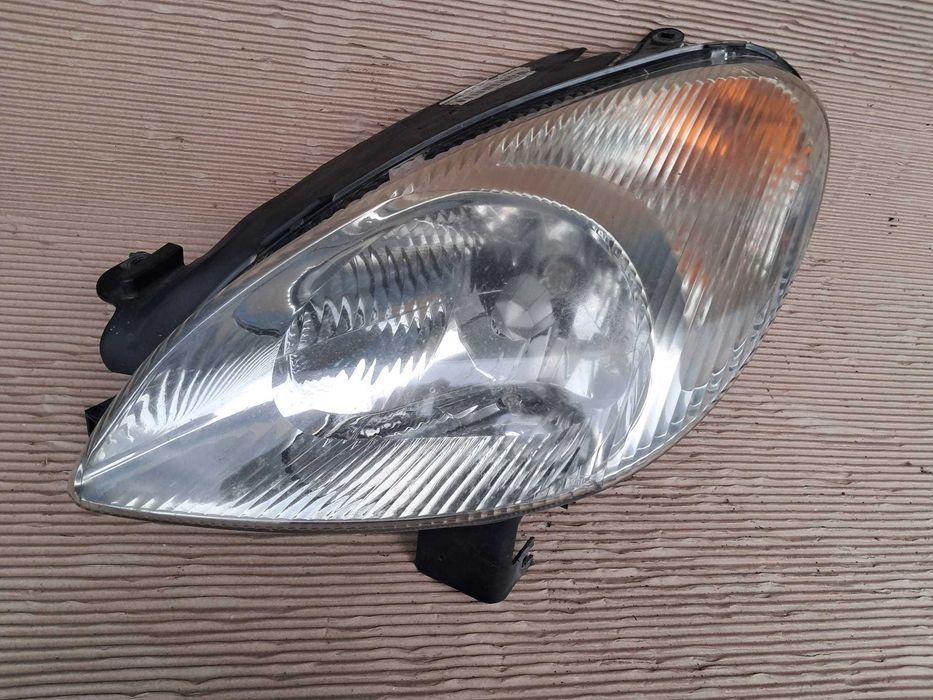 Citroen Xsara Picasso, parbriz original, far faruri complete.