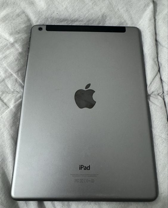 Продавам iPhone / iPad за части (iCloud заключен)