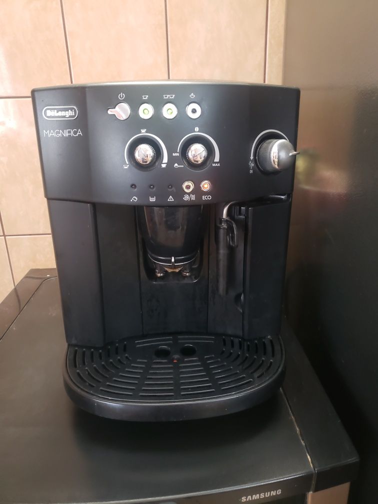 Espressor automat Delonghi ESAM 4200 S, 1450 W, 1,8 L