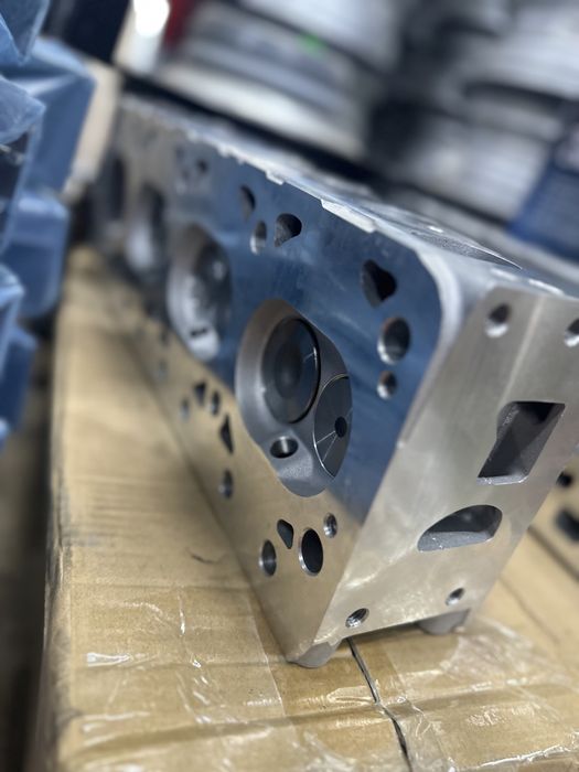 Головка блока цилиндров на двигатель 4215 карбюратор сотка  на газель