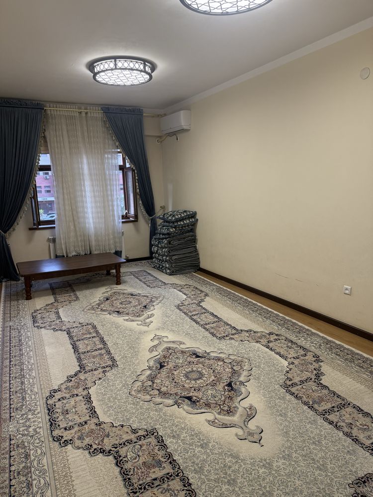 Прадается квартира город Ташкент Яшнабадском районе улитса Махтумкули