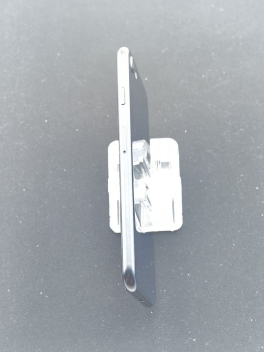 Apple iPhone SE3 64gb ID-yhl666