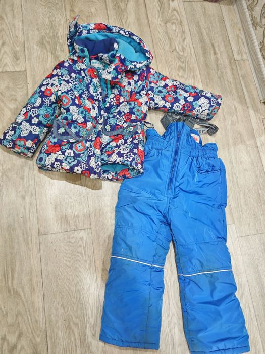 3 года девочка...